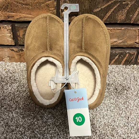 NWT Cat and Jack Toddler Channing Clog Slippers in Brown - Picture 8 of 9